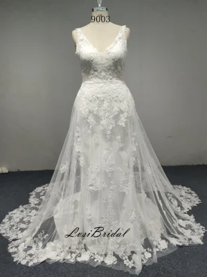 9003 Brautkleid aus Tüll und Spitze mit tiefem V-Ausschnitt und 70-Zoll-Schleppe im Meerjungfrau-Stil, Elfenbeinfarben